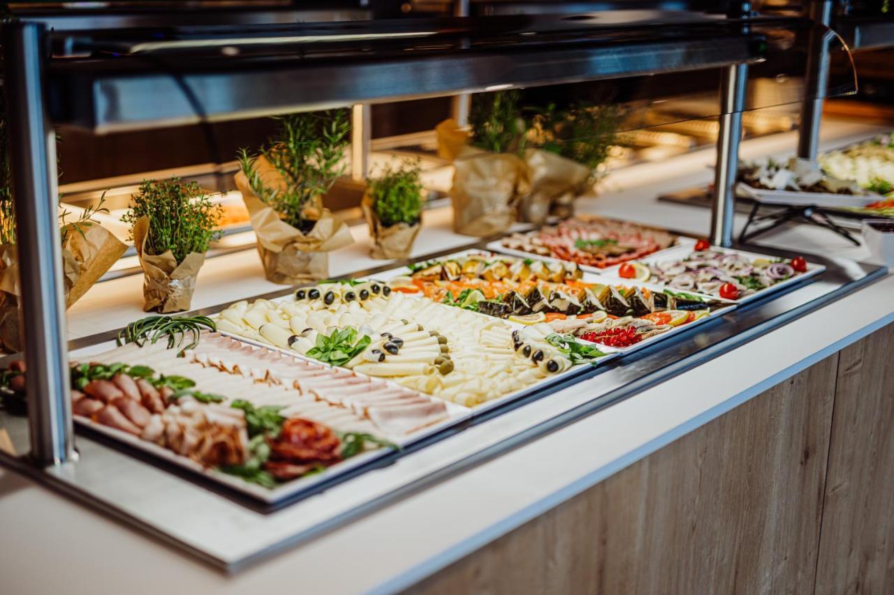 Elements Hotel&Spa Świeradów-Zdrój Exterior foto A salad bar