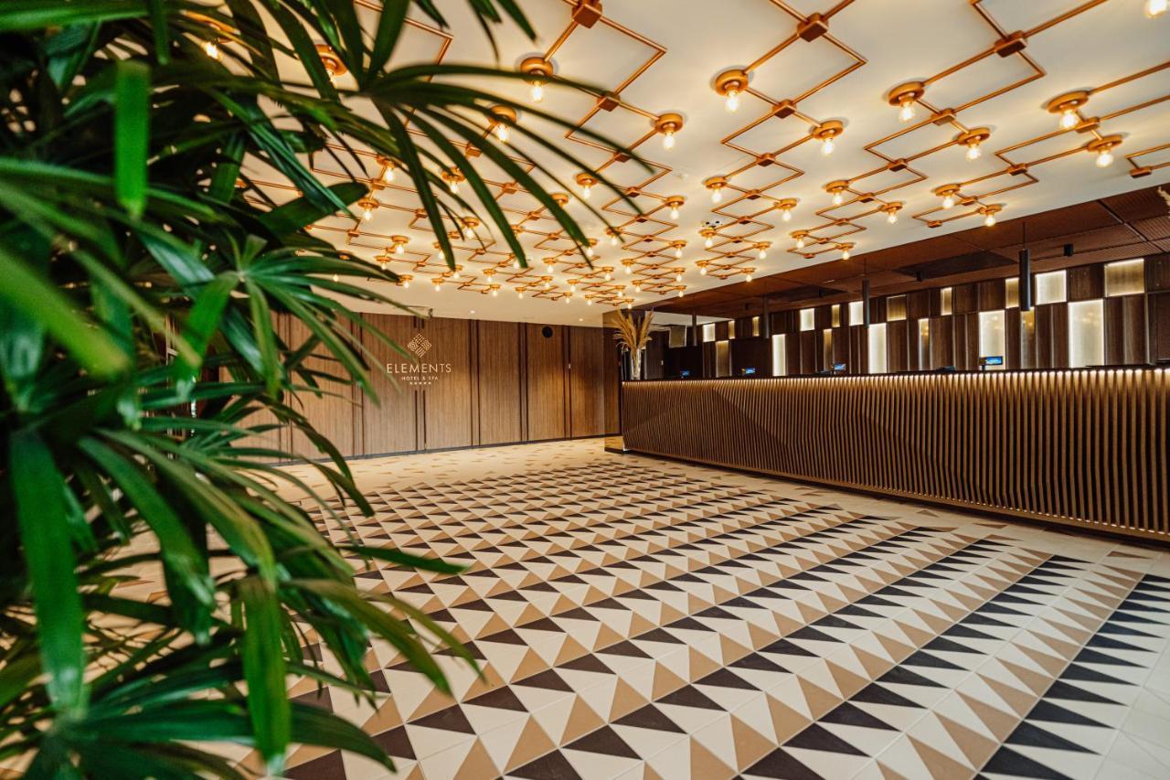 Elements Hotel&Spa Świeradów-Zdrój Exterior foto The lobby of the hotel